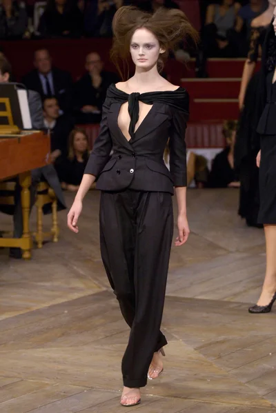 Look 19